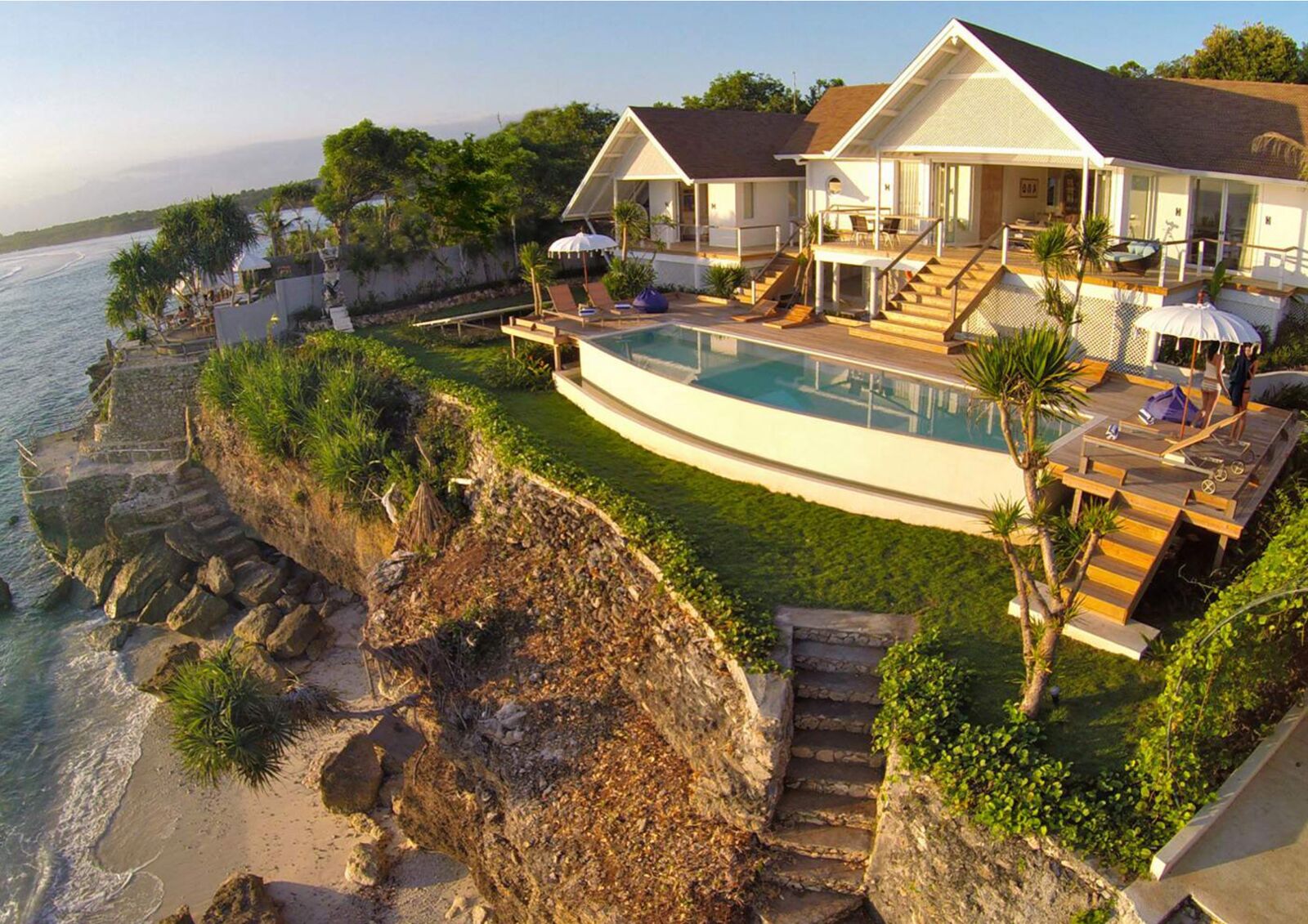 Nusa Ceningan Villas 1  |  Indo Investments